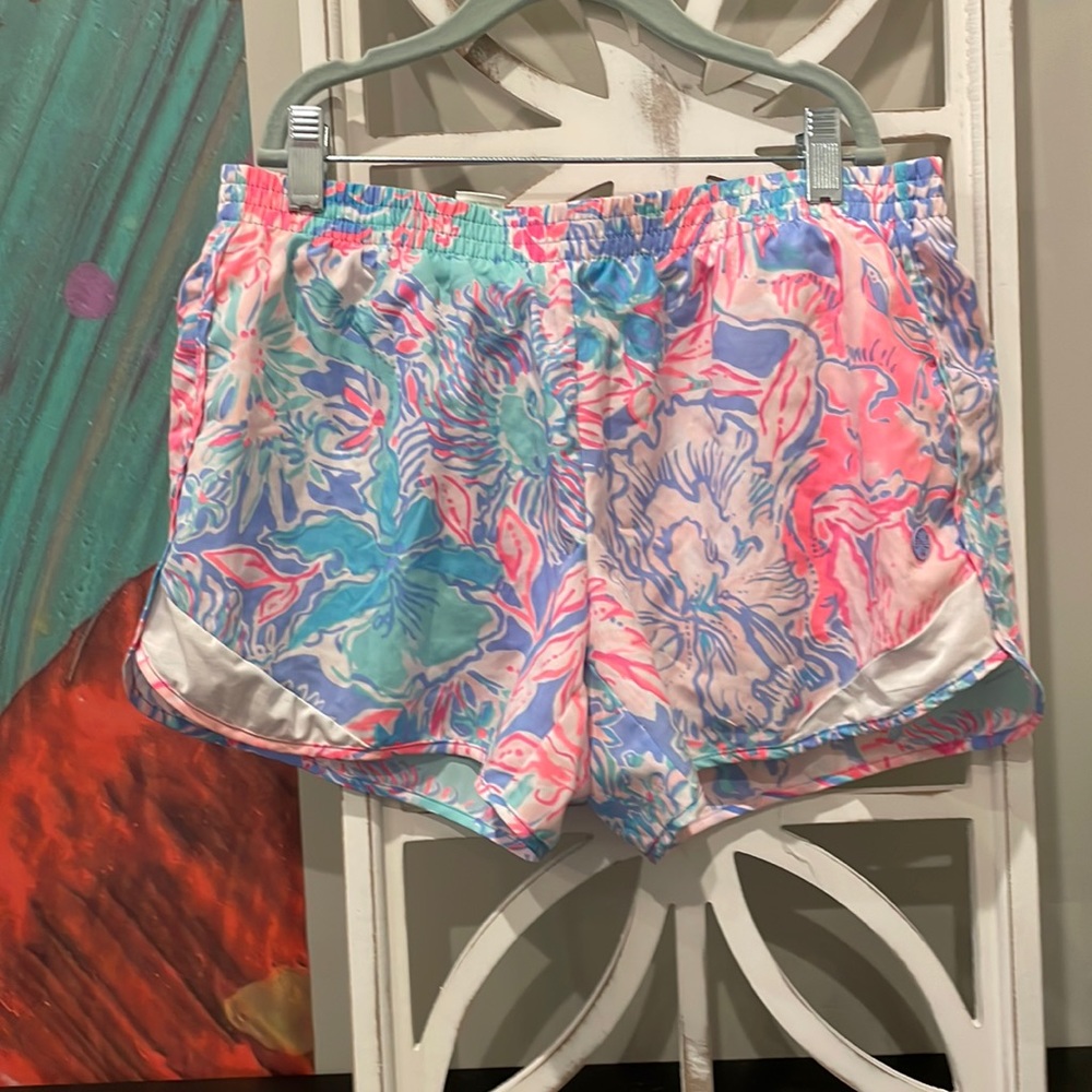 Lilly Pulitzer Ocean Trail Luxletic shorts size Small